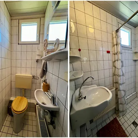 In Park With Fenced Garden Ferienhaus