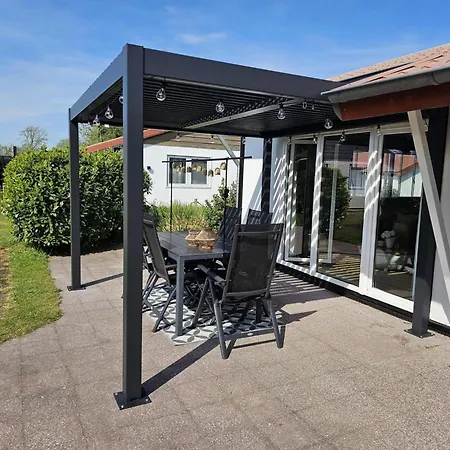 In Park With Fenced Garden * Sint Maartensvlotbrug