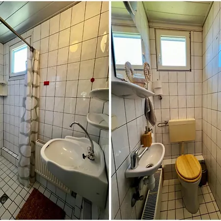 In Park With Fenced Garden Ferienhaus Sint Maartensvlotbrug