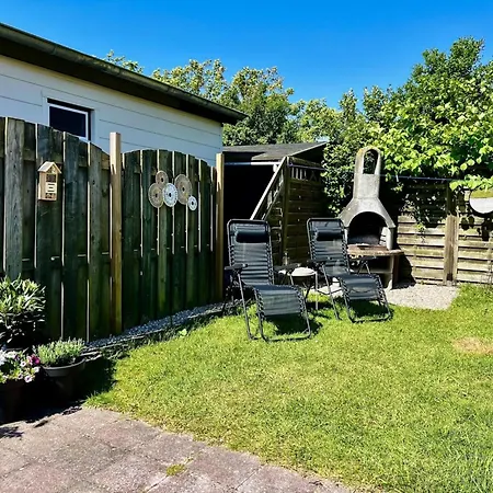 Дом отдыха In Park With Fenced Garden *