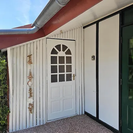 In Park With Fenced Garden Дом отдыха