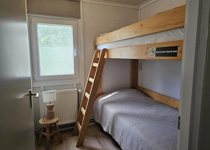 Дом отдыха In Park With Fenced Garden Sint Maartensvlotbrug