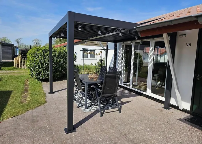 In Park With Fenced Garden * Sint Maartensvlotbrug