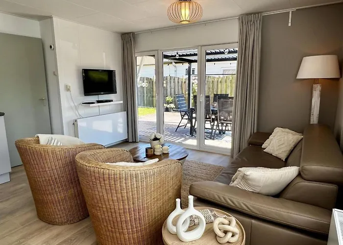 Дом отдыха In Park With Fenced Garden Sint Maartensvlotbrug