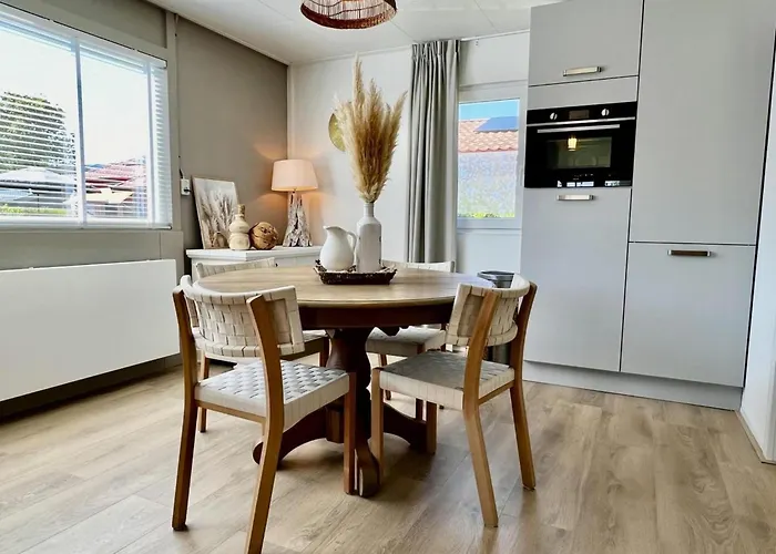 In Park With Fenced Garden Дом отдыха